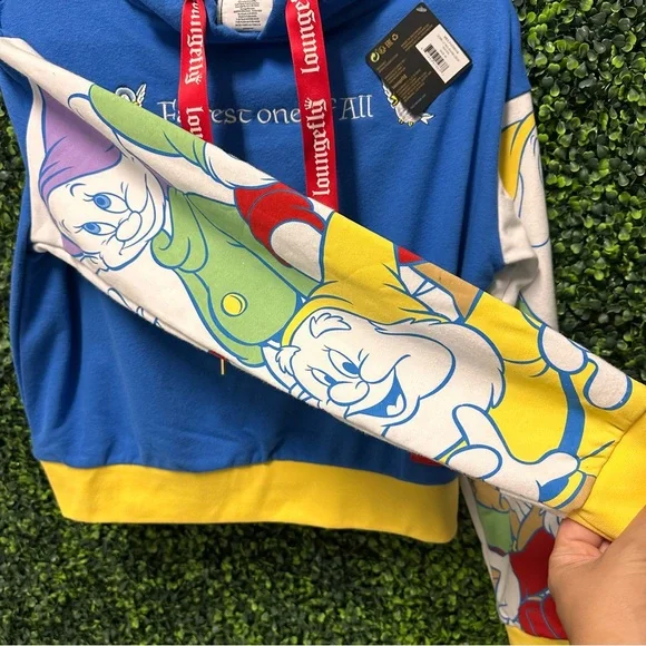 NWT Loungefly Disney Princess Snow White Fairest Crop Hoodie - Size Medium - Picture 5 of 12